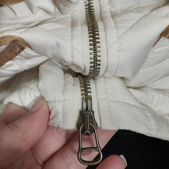 [Ralph Lauren] White quilted puffer jacket with suede. - Picture 9 of 11